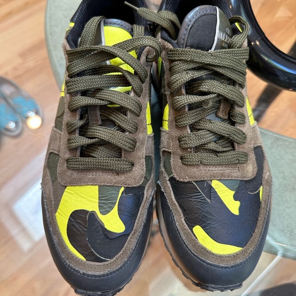 Valentino sneakers size 8 - Picture 2 of 3